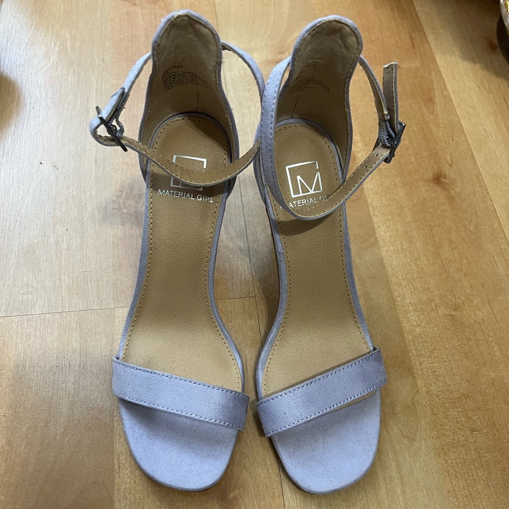 NWOT lavender suede heels